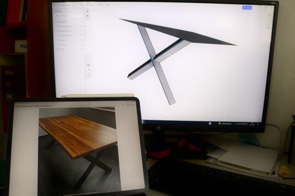 3D Modell vom Tisch und Foto vom Endprodukt